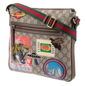 GUCCI GG Supreme Courrier Zip Messenger Authentic